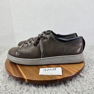 Ugg Mens 11.5 Pismo Low Gray Leather Casual Lace Up Daily Fashion Sneakers